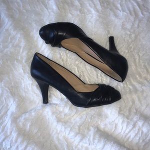Women’s Sz 8 Black Report Heels